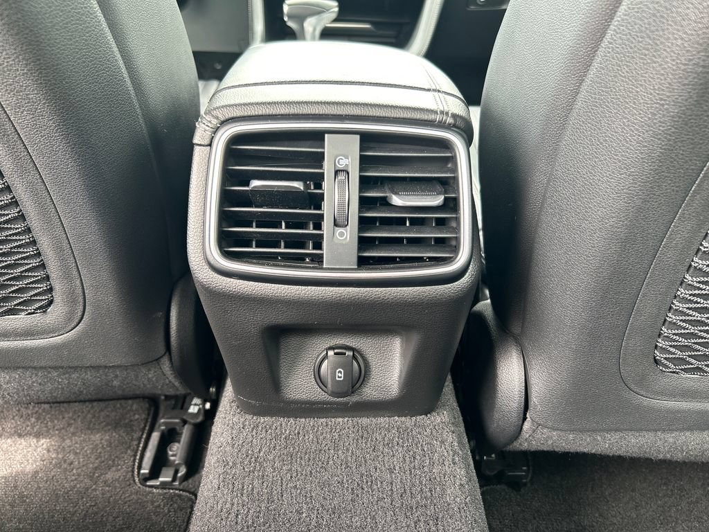 2021 GENESIS G70 Standard - Photo 15