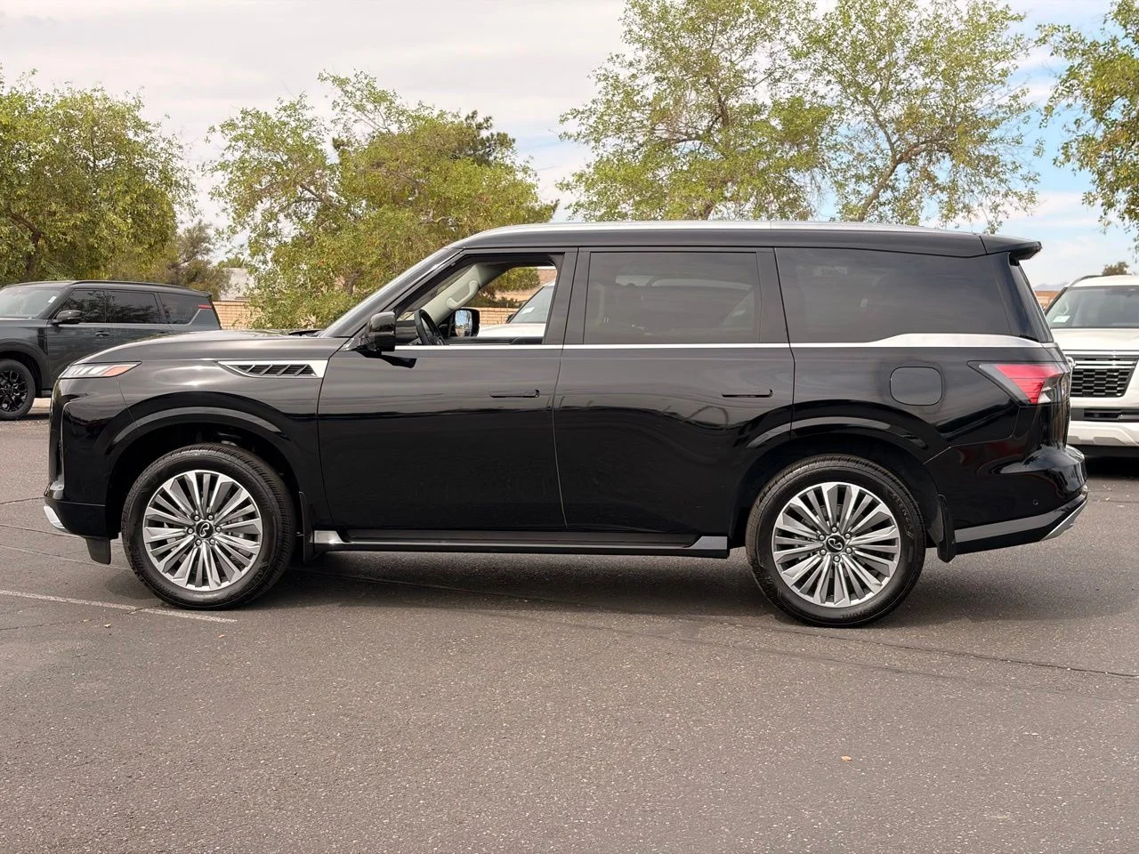 New 2026 Black Obsidian INFINITI LUXE image 2