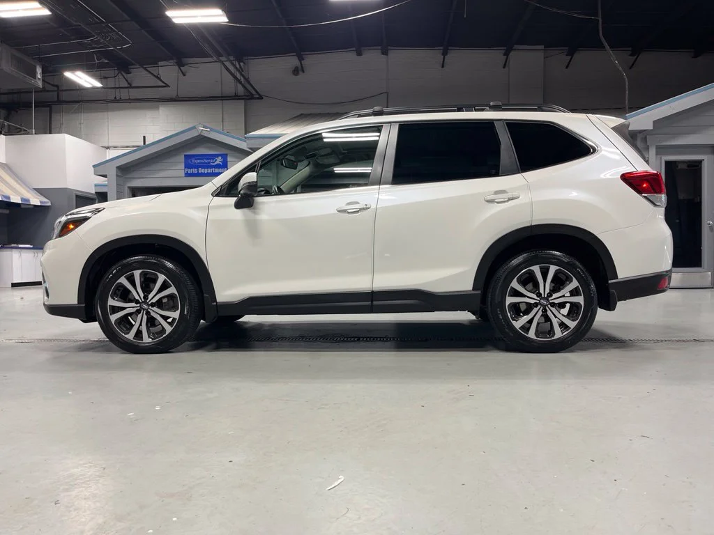 Used 2020 Crystal White Pearl Subaru Limited image 4