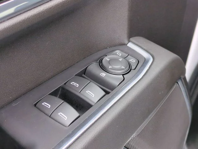 Used 2022 White Chevrolet LT image 14