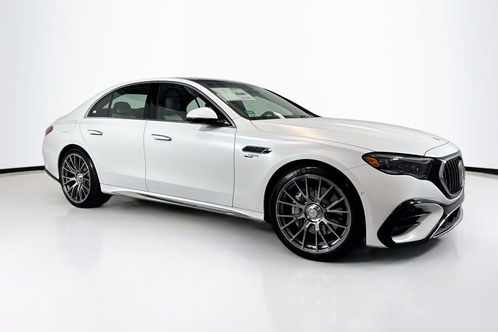 New 2026 Manufaktur Moonlight White Magno Mercedes-Benz AMG® E 53 E image 3