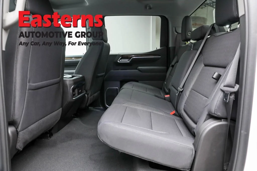 Used 2025 White GMC Elevation image 20