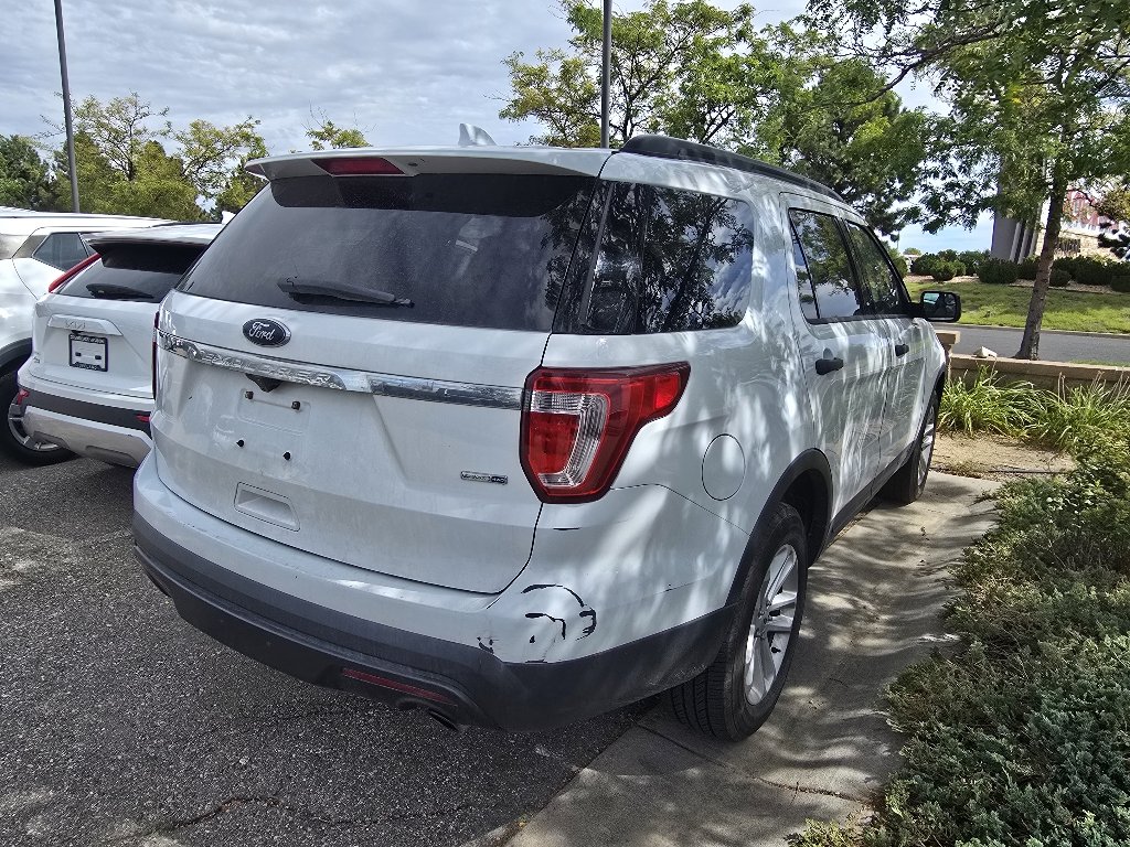 Used 2017 Oxford White Ford Base image 15