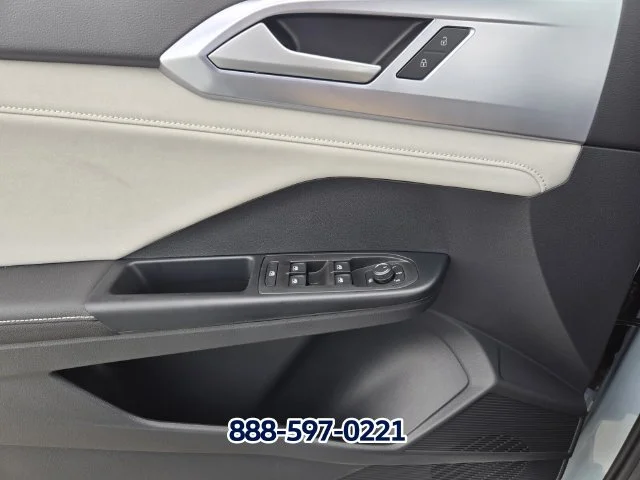 New 2027 Monument Gray9 Volkswagen SE image 22