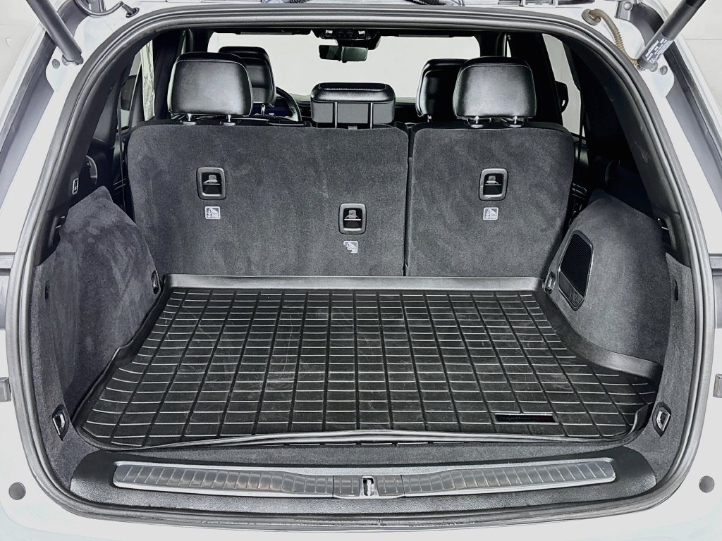 Used 2023 White Jeep Overland 4xe image 22