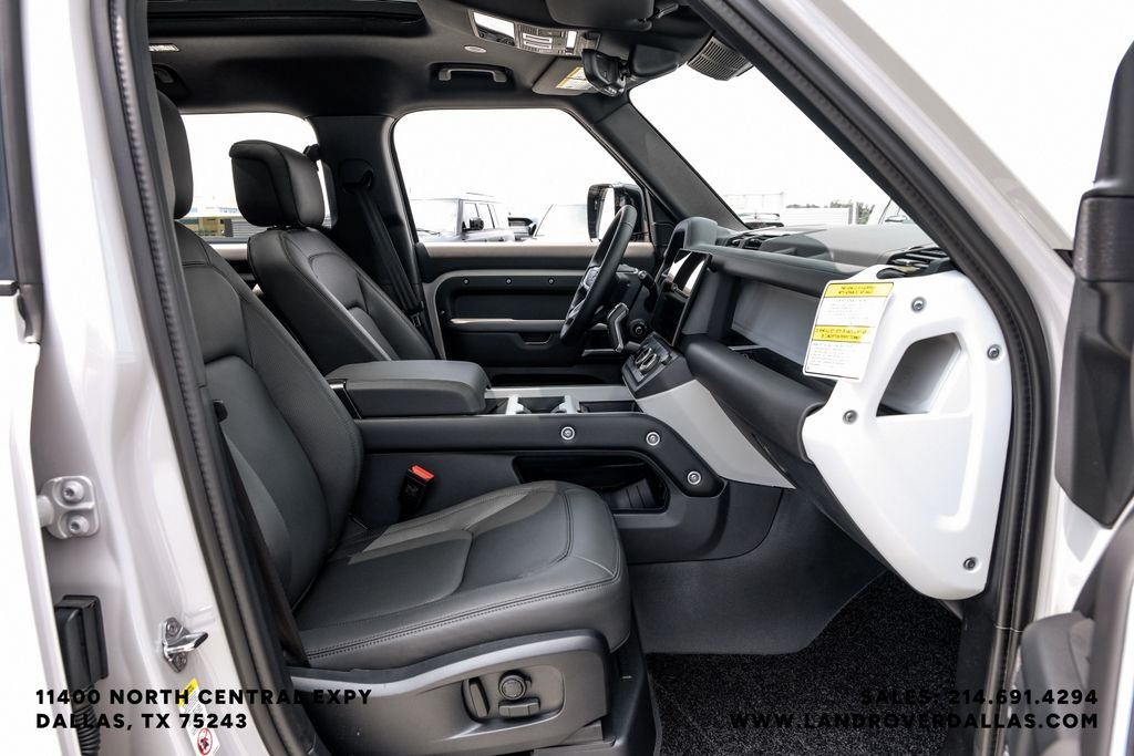 New 2026 Borasco Grey Metallic Land Rover X-Dynamic SE image 34