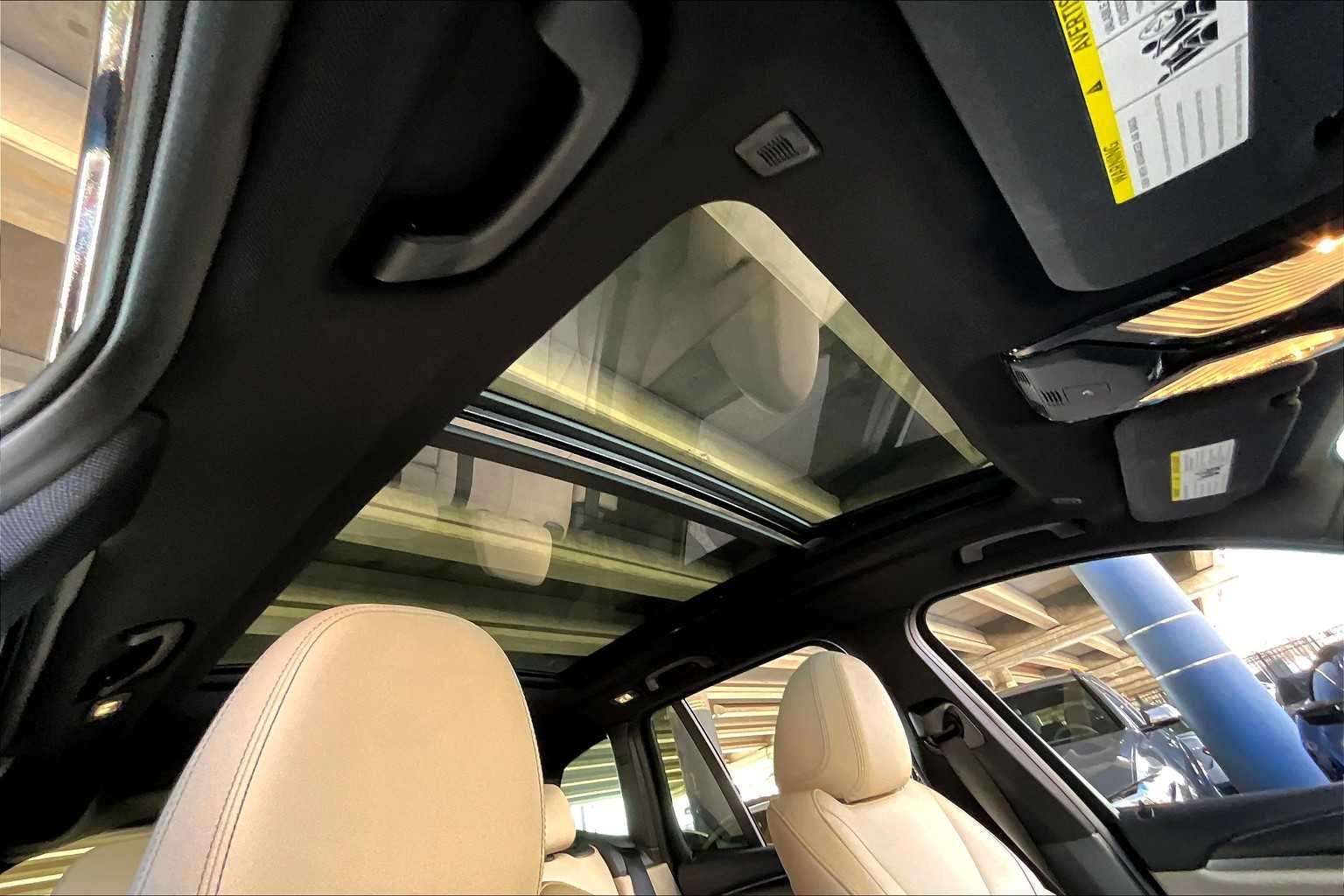 Used 2022 Carbon Black Metallic BMW sDrive30i image 13