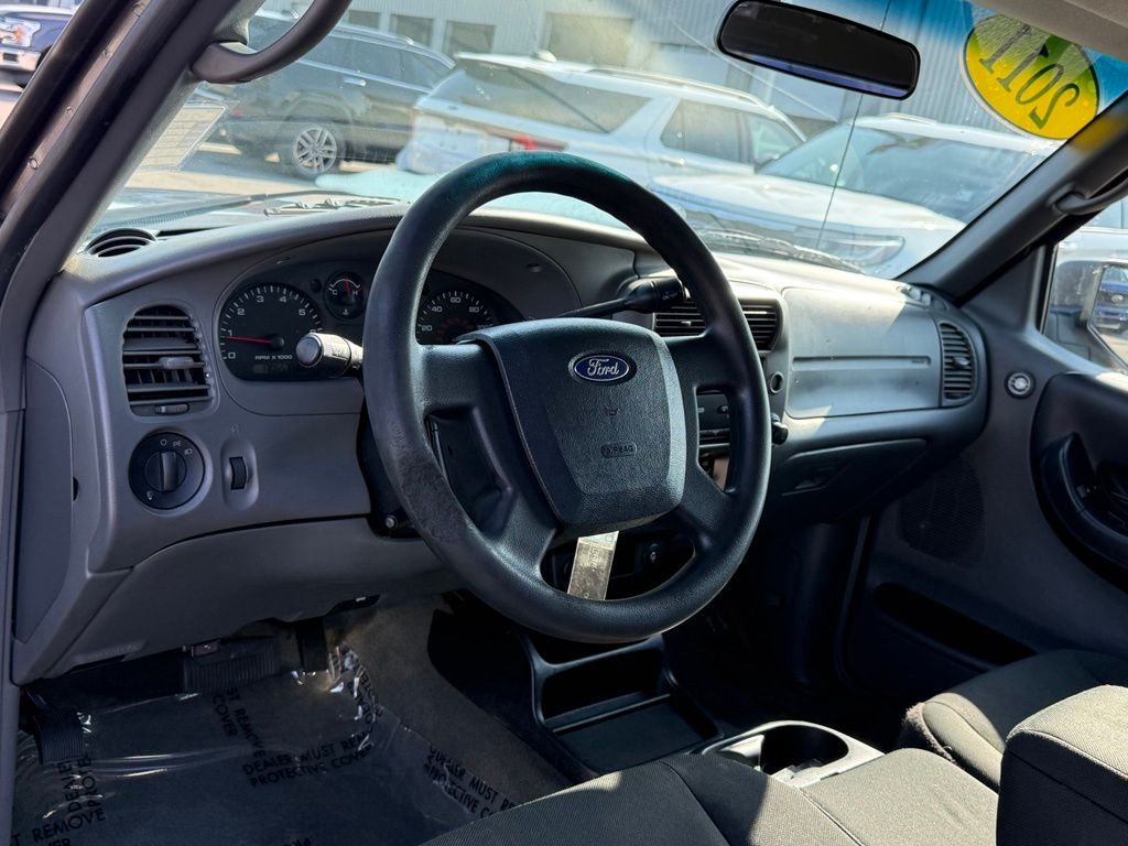 Used 2011 Gray Ford XLT image 4
