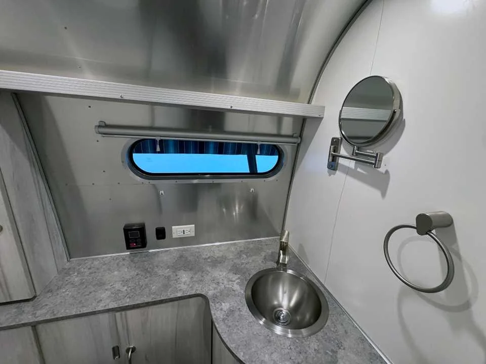 Used 2022 SILVER AIRSTREAM  image 29