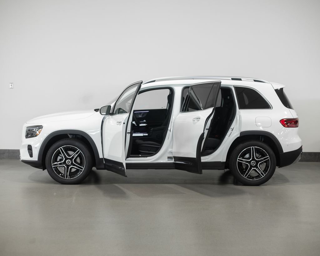 New 2026 Polar White Mercedes-Benz GLB 250 image 3