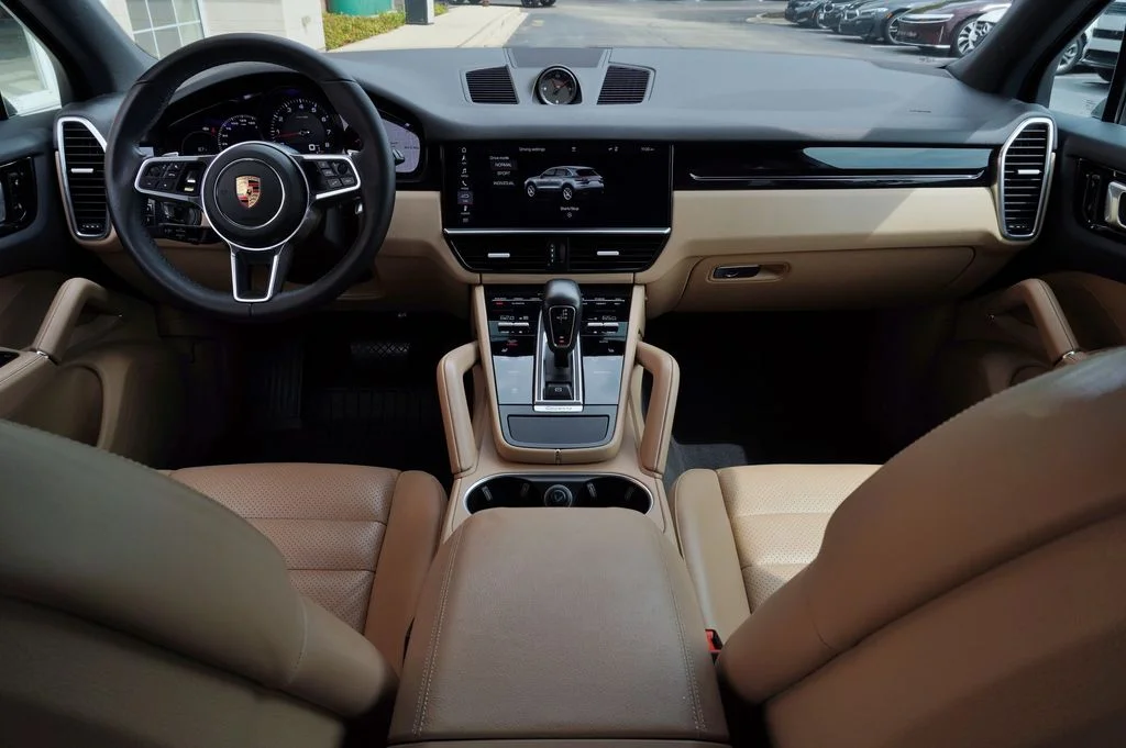 Used 2019 White Porsche Base image 8