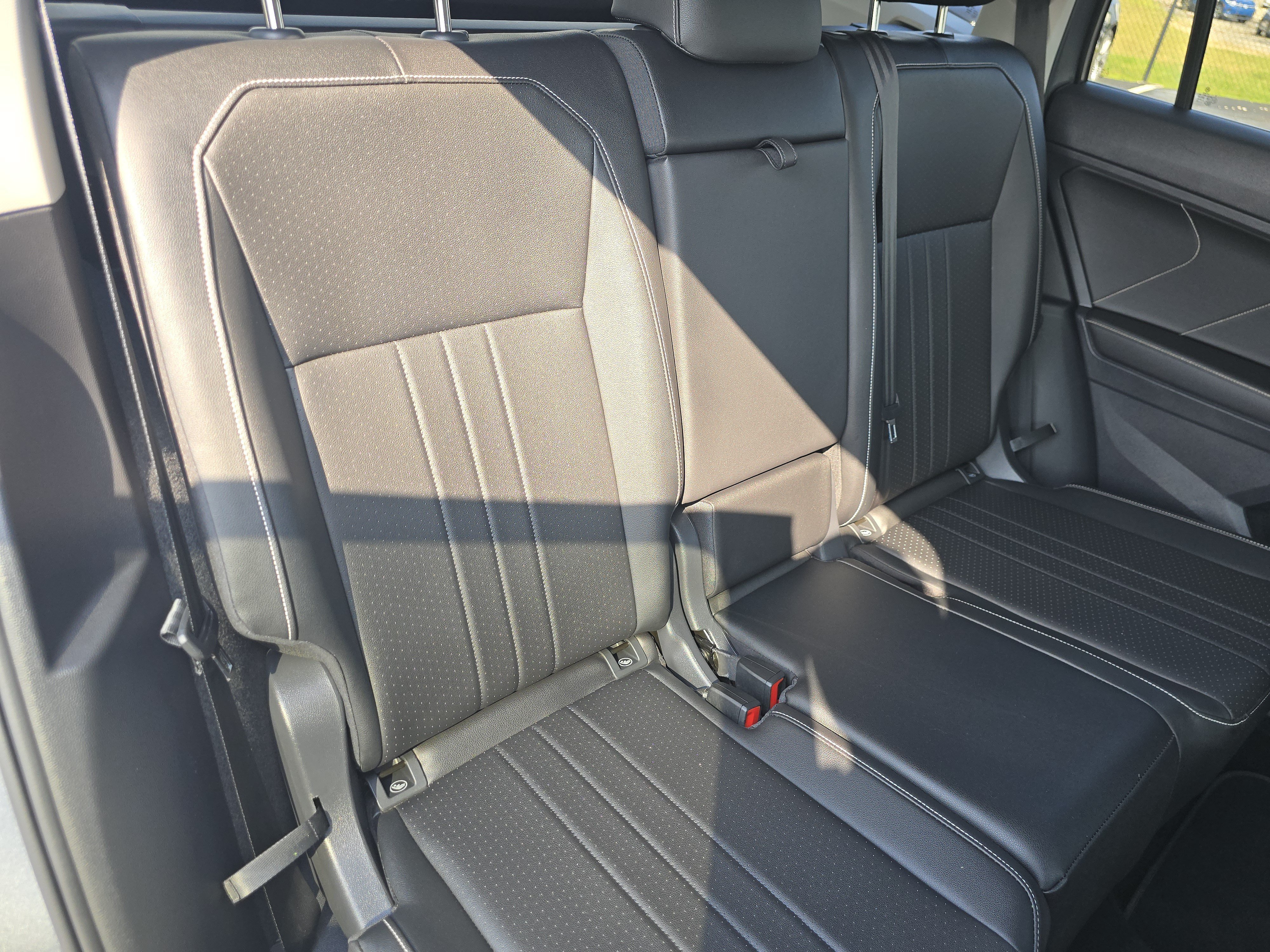 Certified Used 2023 Platinum Gray Metallic Volkswagen SE image 18
