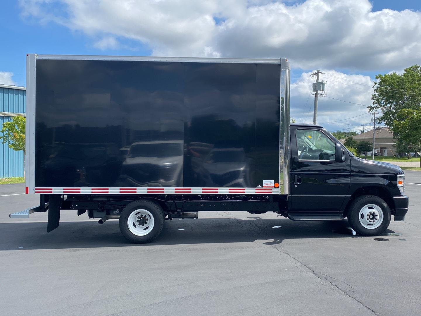 Used 2027 Wh Ford  image 8