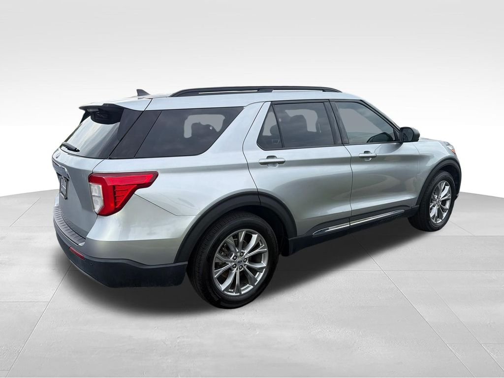 Used 2022 Silver Ford XLT image 5