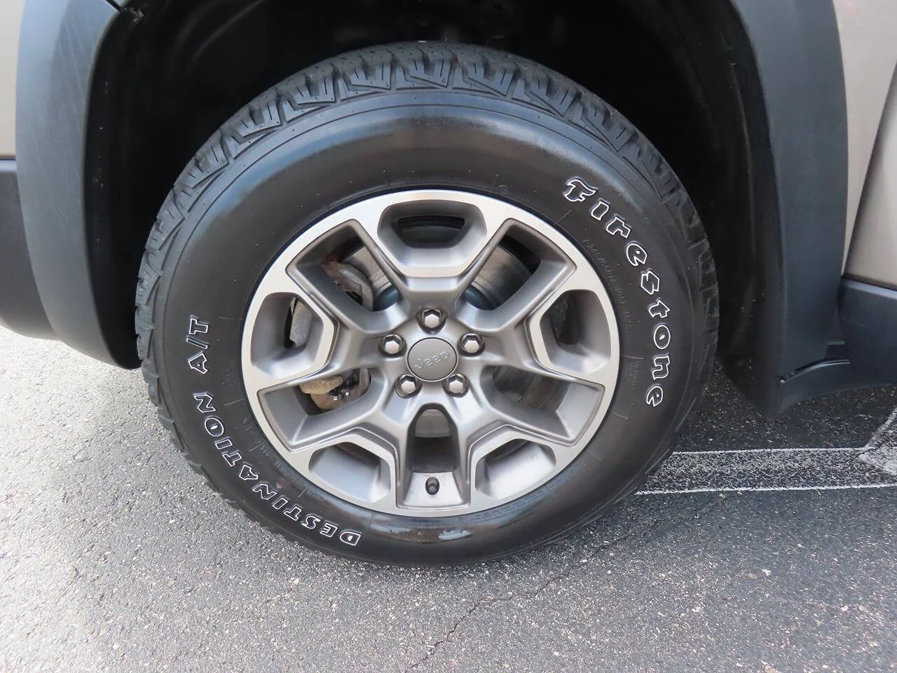 Used 2021 Light Brownstone Pearl Coat Jeep Trailhawk 4x4 4dr SUV image 23