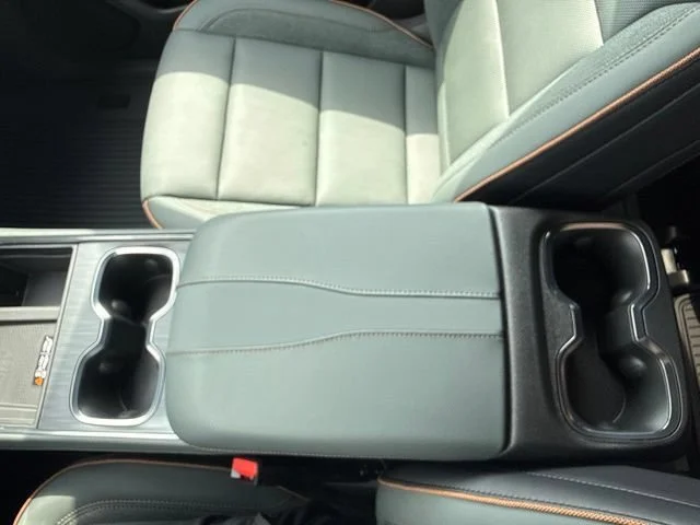 2026 GMC Acadia AT4 - Photo 33