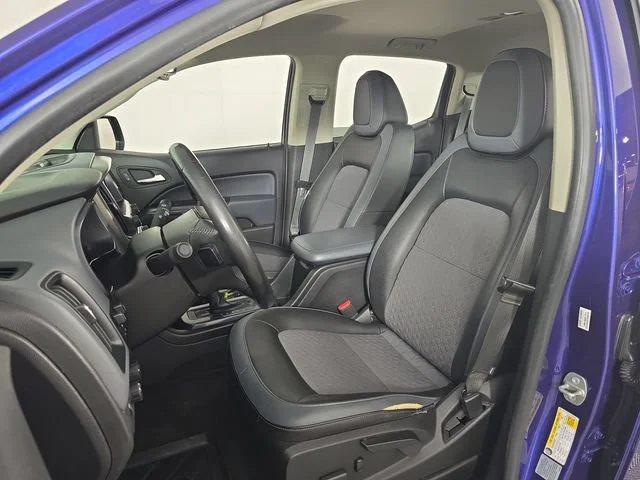 Used 2017 LASER BLUE METALLIC Chevrolet 4WD Z71 image 28