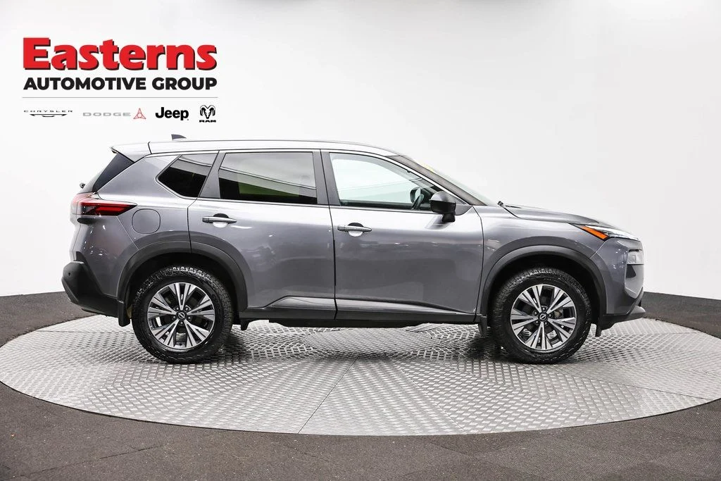Used 2023 Gray Nissan SV image 4