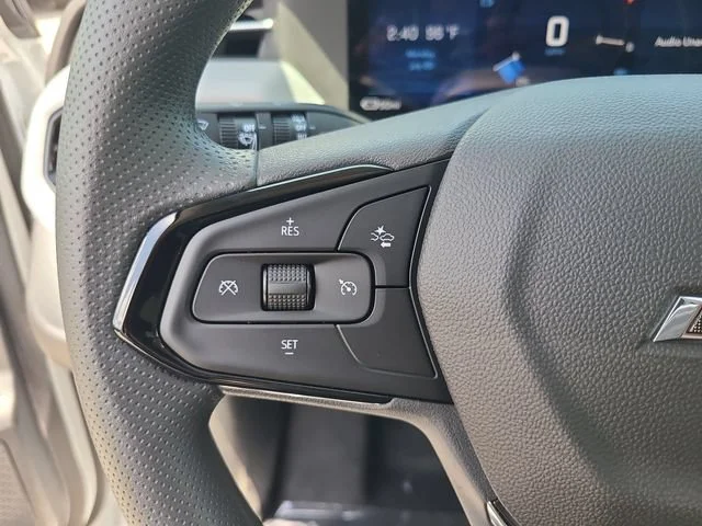 New 2027 Summit White Chevrolet LT image 24