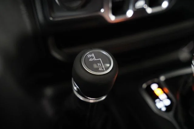 2025 Jeep Wrangler 4-Door Sahara - Photo 14
