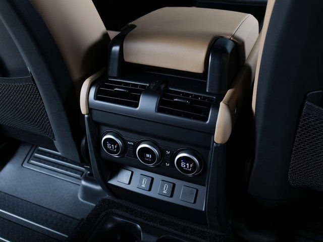 New 2026 Woolstone Green Land Rover X-Dynamic SE image 23