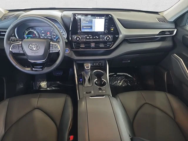 Used 2020 Magnetic Gray Metallic Toyota XLE image 9