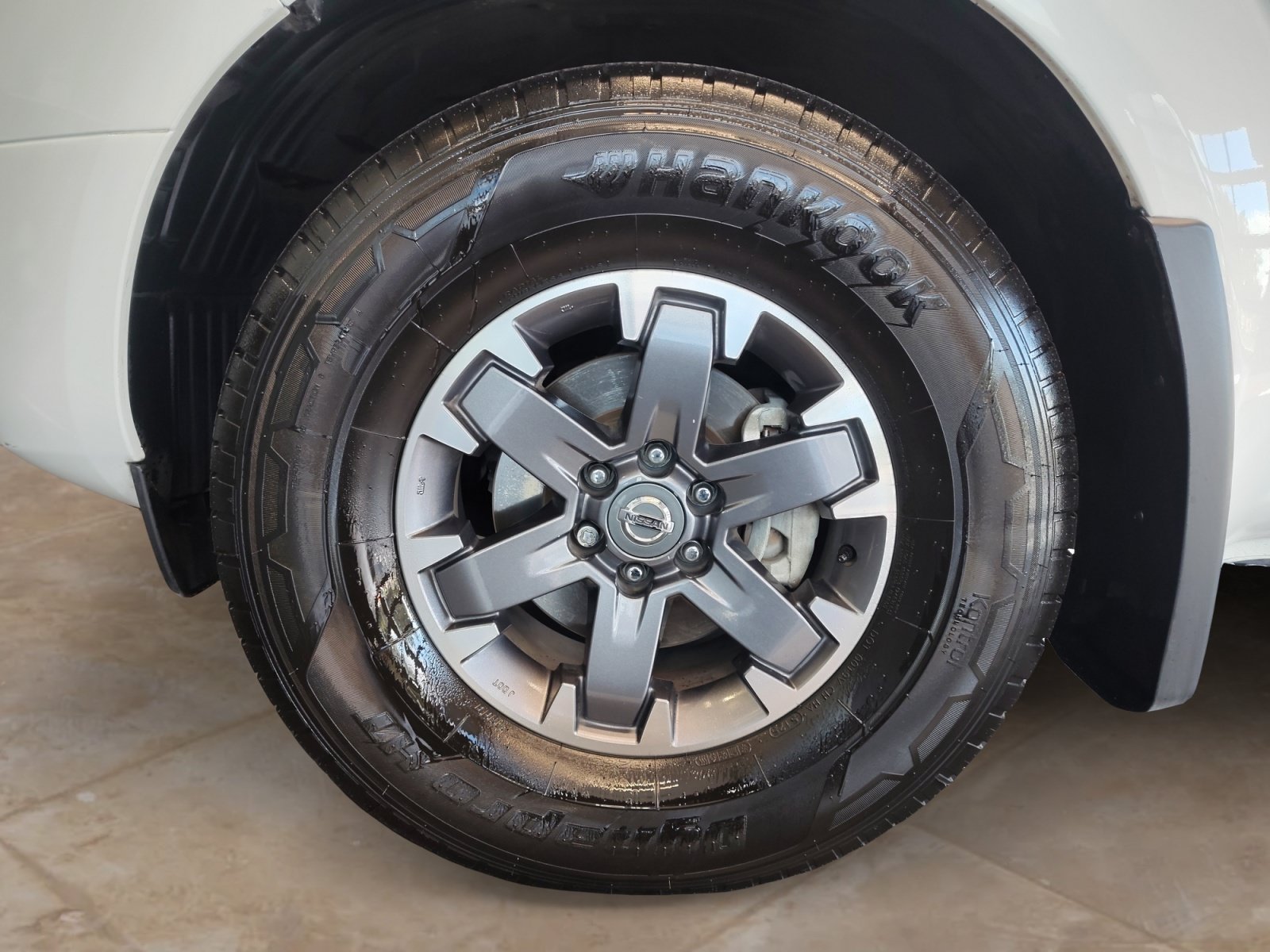 Used 2020 Glacier White Nissan SV image 27