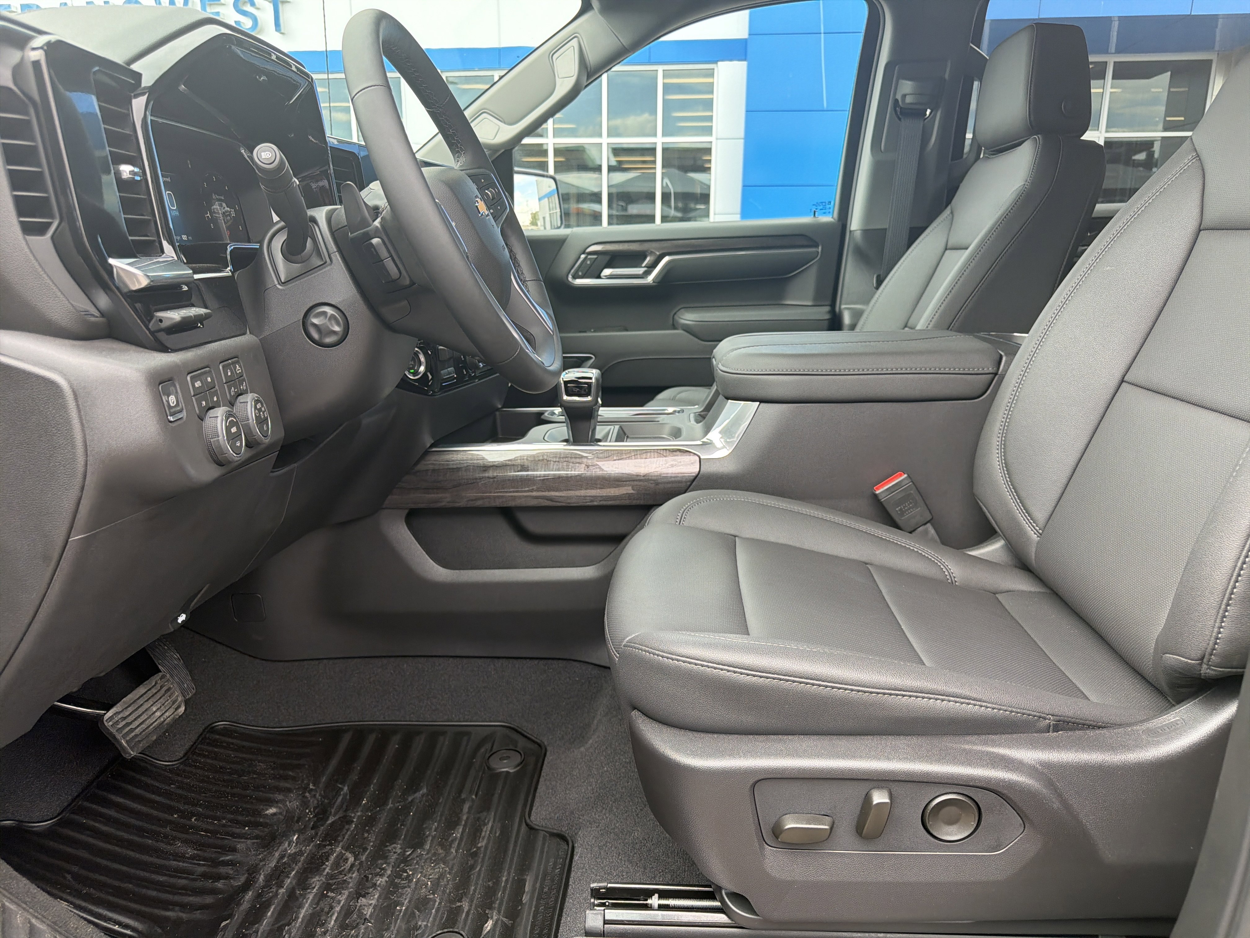 2026 Chevrolet Silverado 1500 LTZ - Photo 15