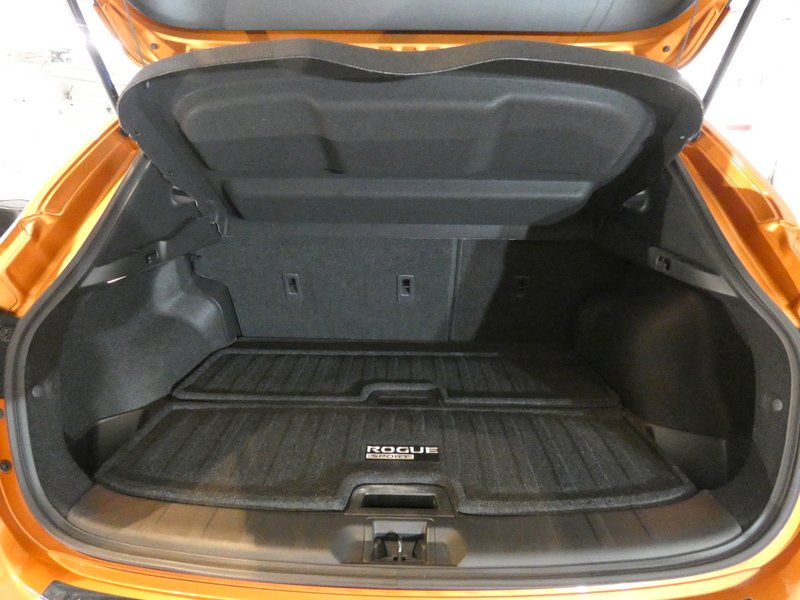 Used 2022 ORANGE Nissan AWD SL image 6