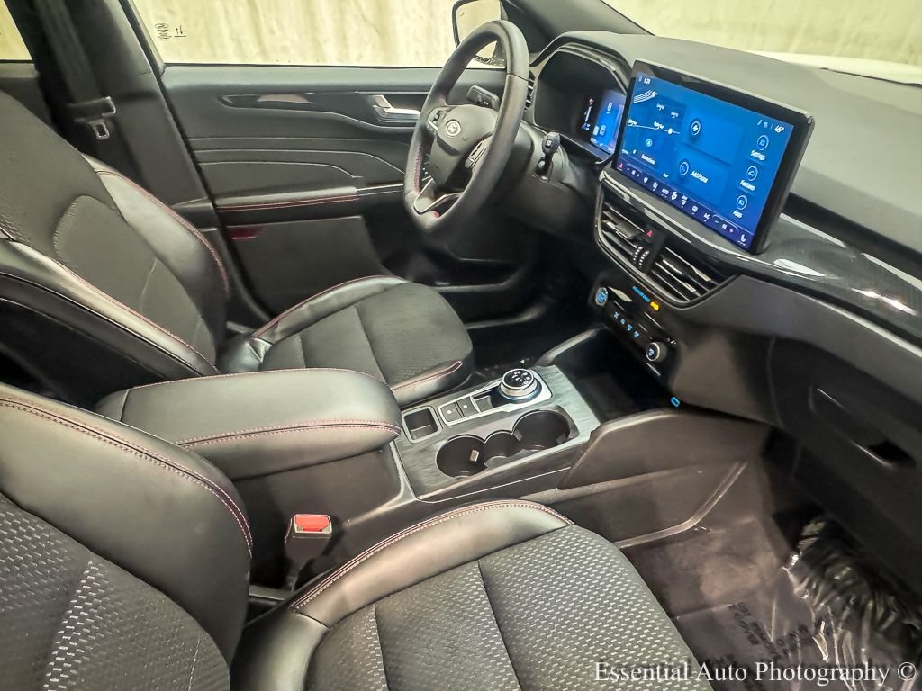Used 2023 White Metallic Ford ST-Line image 26