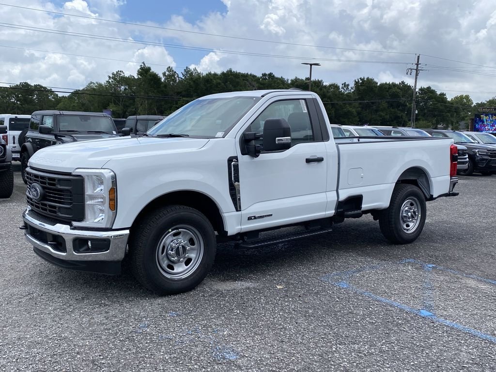 New 2025 Oxford White Ford F-350® XL image 5
