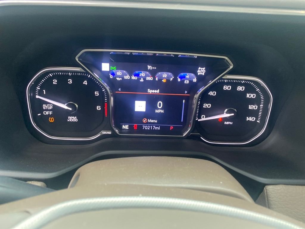 Used 2021 White GMC Denali image 3