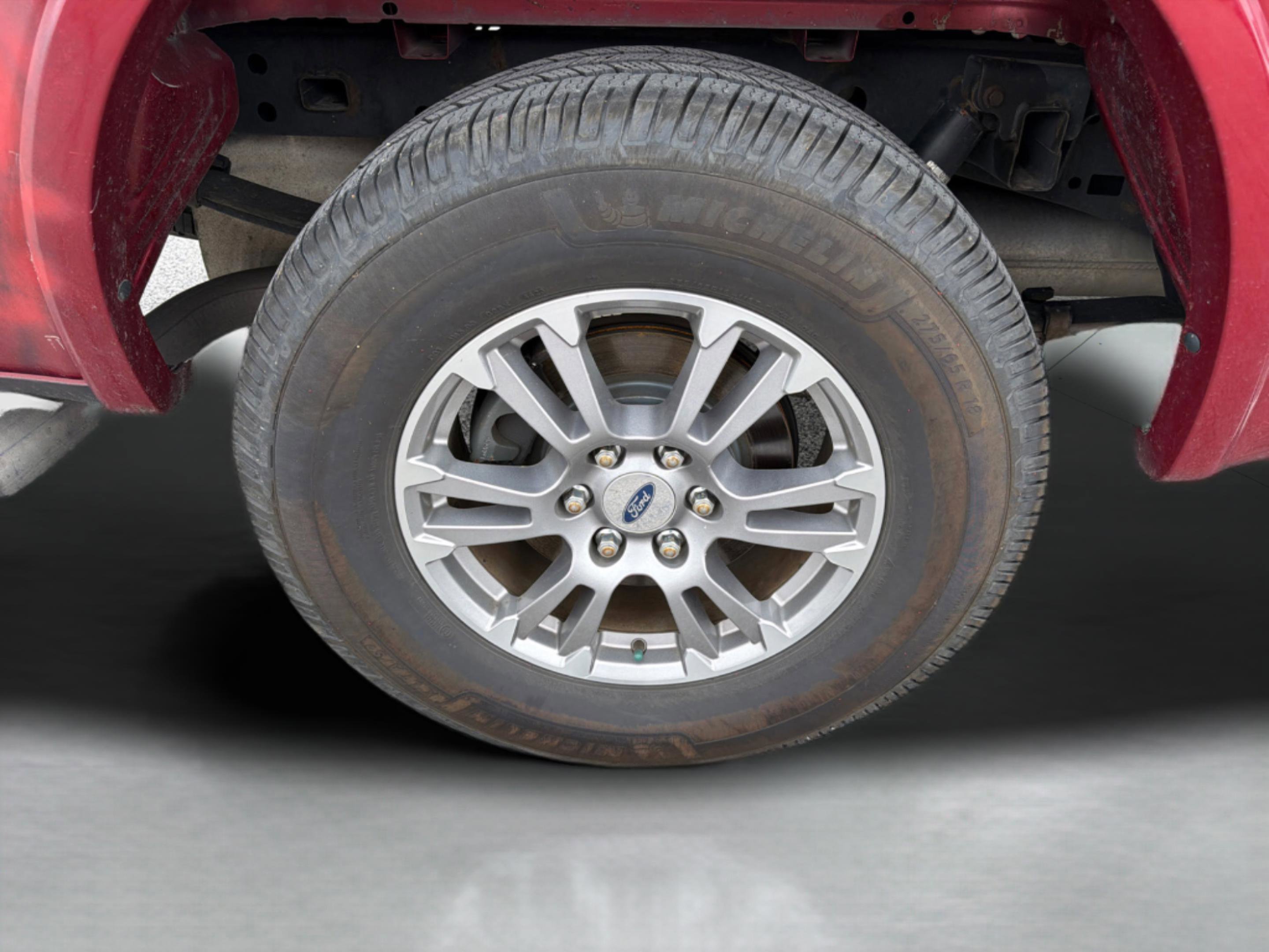 Used 2018 Ruby Red Metallic Ford LARIAT image 33