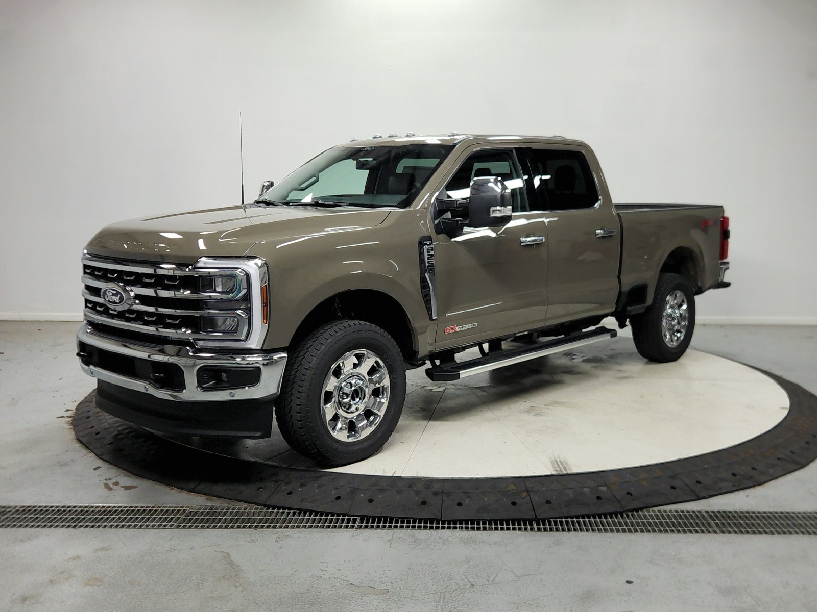 New 2027 Marsh Gray Metallic Ford F-250® Lariat® image 4