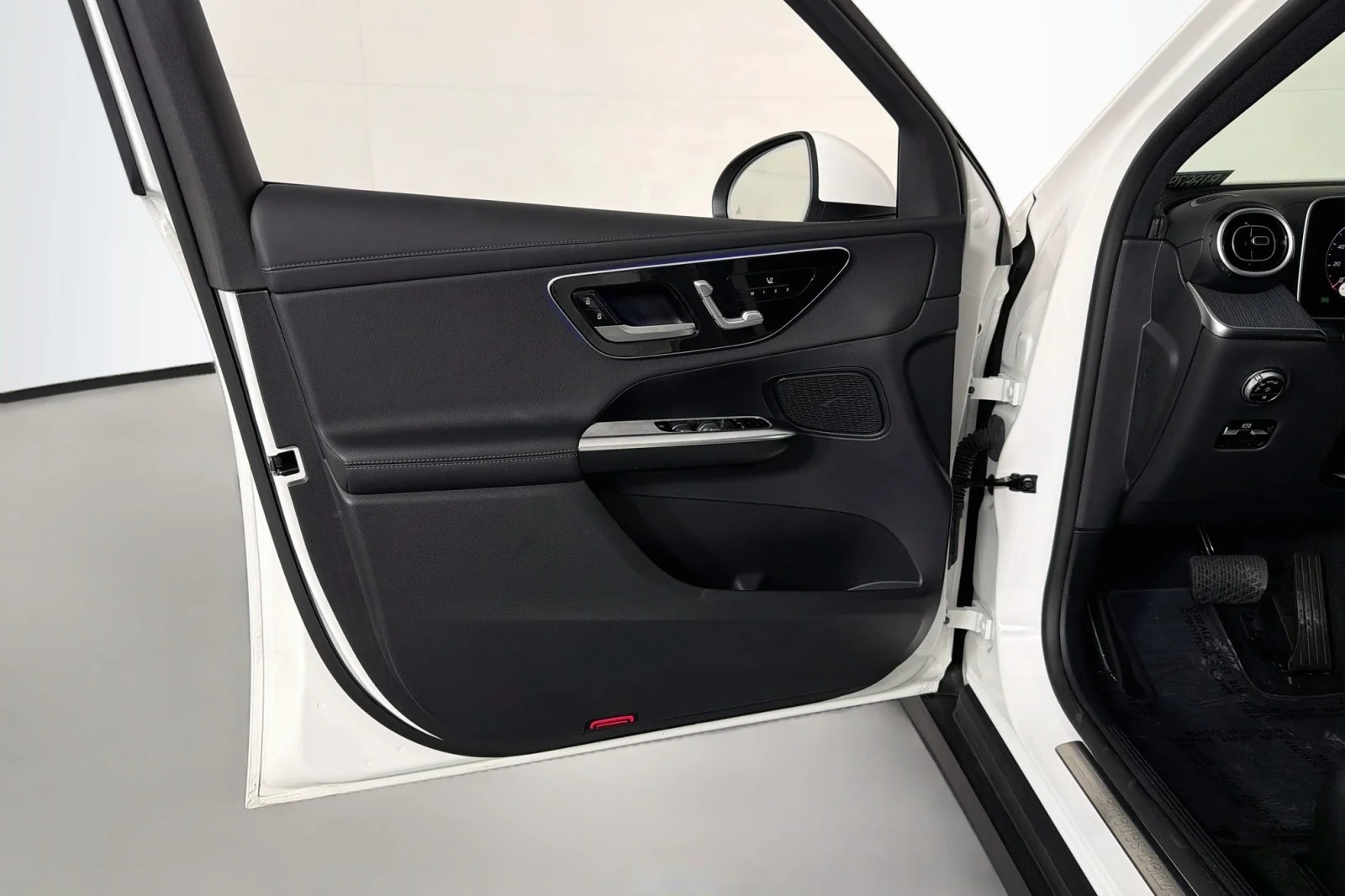 Certified Used 2025 Polar White Mercedes-Benz 350e image 22