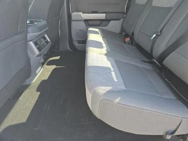 New 2026 Oxford White Ford F-250® XLT image 31