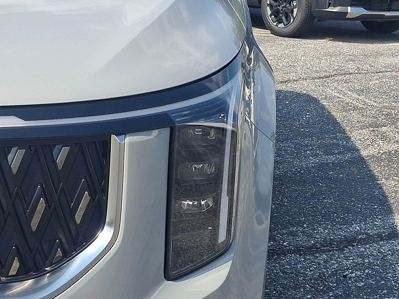 New 2027 White Kia LX image 8