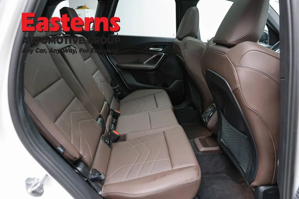 Used 2023 White BMW xDrive28i image 23
