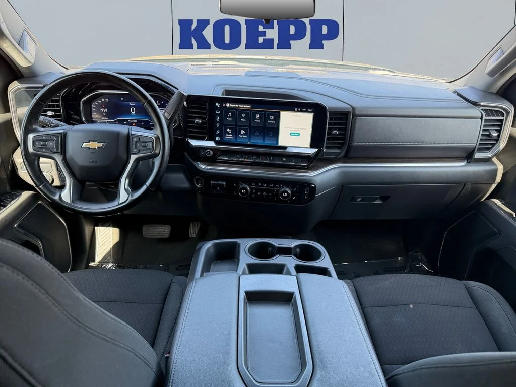 Used 2025 Cypress Gray Chevrolet LT image 12
