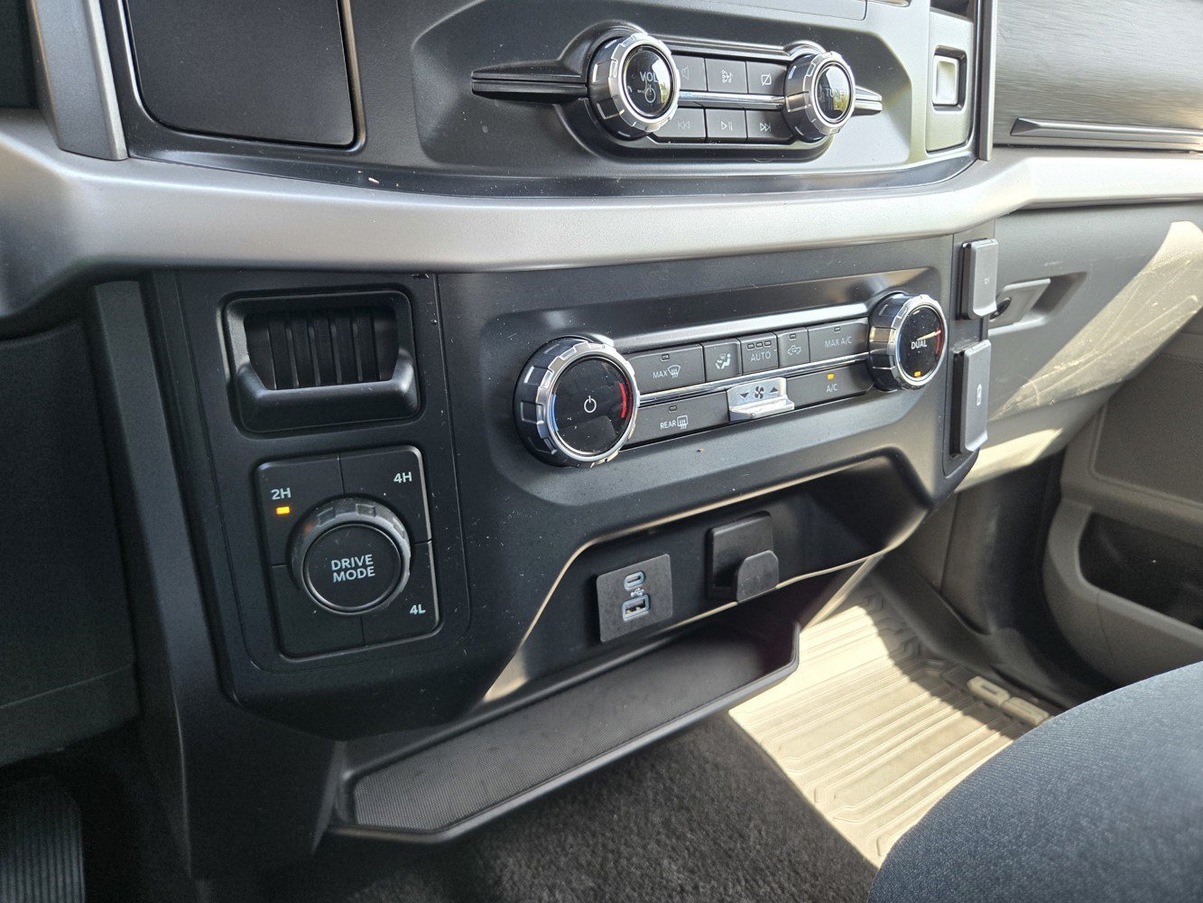 2022 Ford F-150 XL - Photo 10