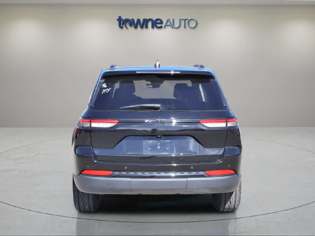 Used 2022 Black Jeep Limited image 4