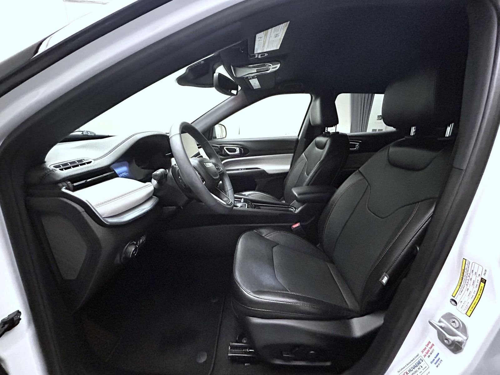 Used 2023 White Jeep Limited image 10