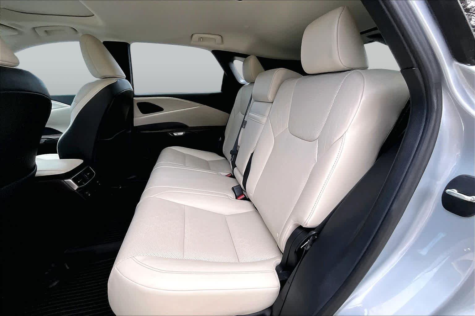 Used 2024 Iridium Lexus Premium Plus image 21