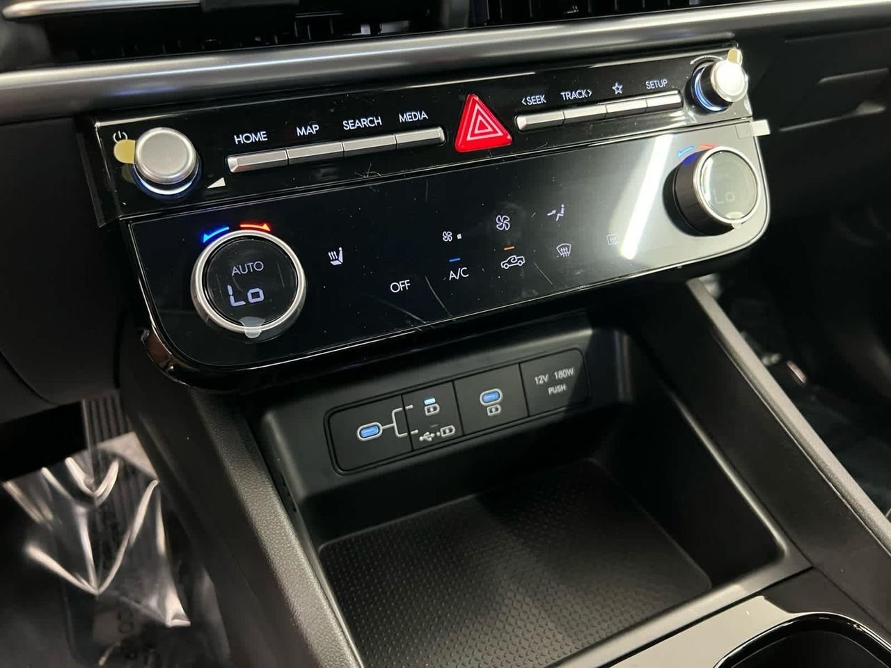 New 2026 Atlas White Hyundai SEL AWD image 19