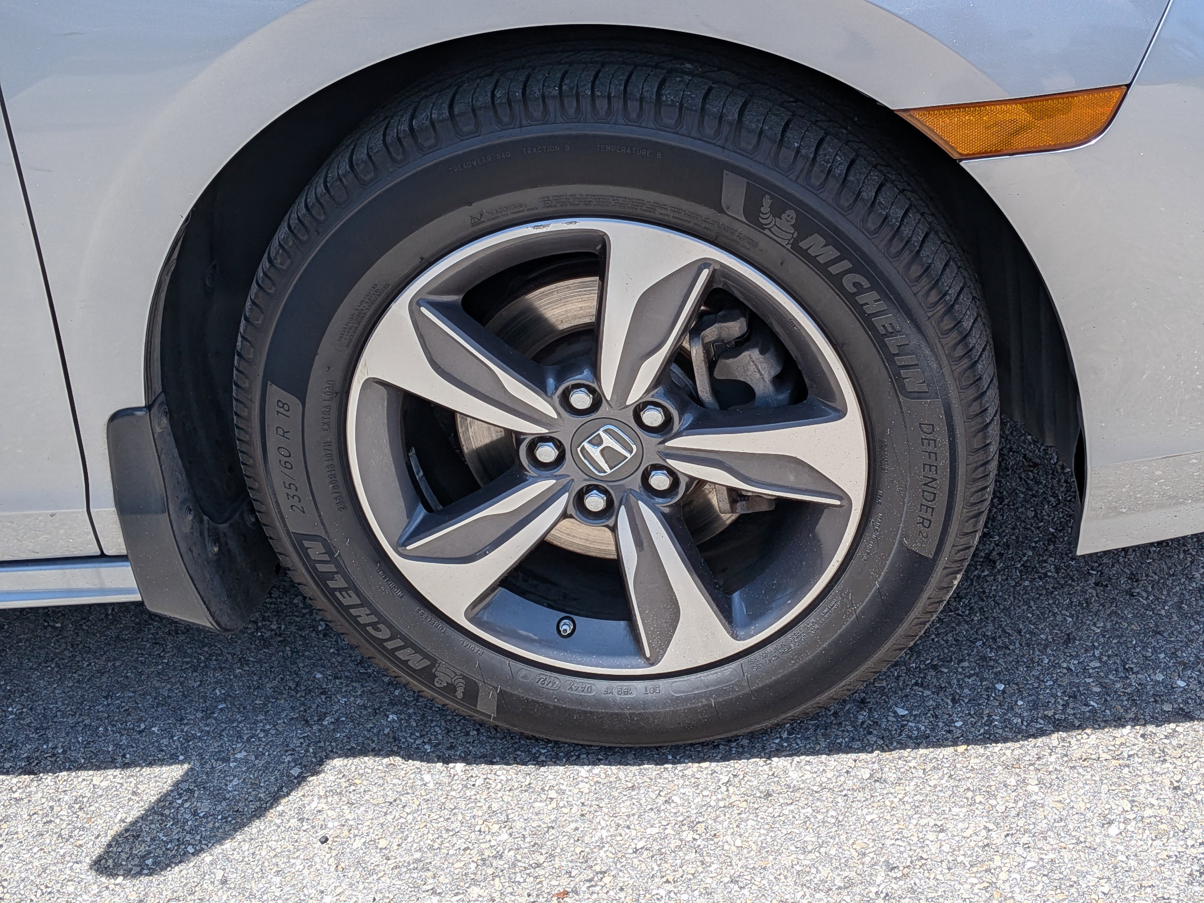 Used 2019 Lunar Silver Metallic Honda Touring image 11