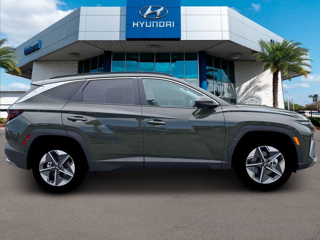 New 2026 Green Hyundai SEL FWD image 29