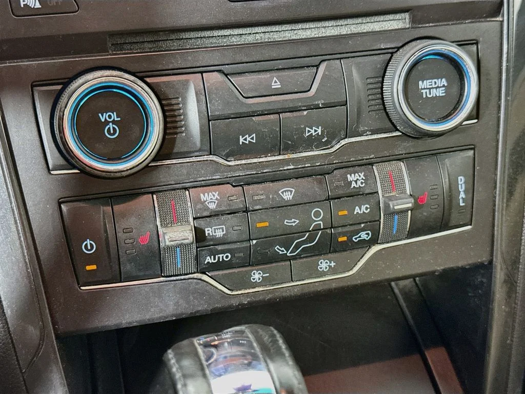 Used 2016 Brown Ford XLT image 18