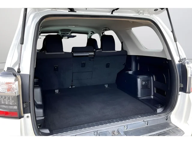 Used 2016 White Toyota SR5 image 26