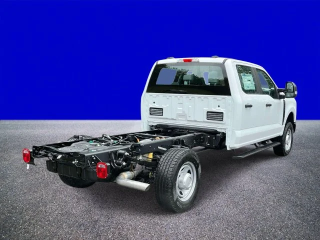 New 2027 White Ford  image 3