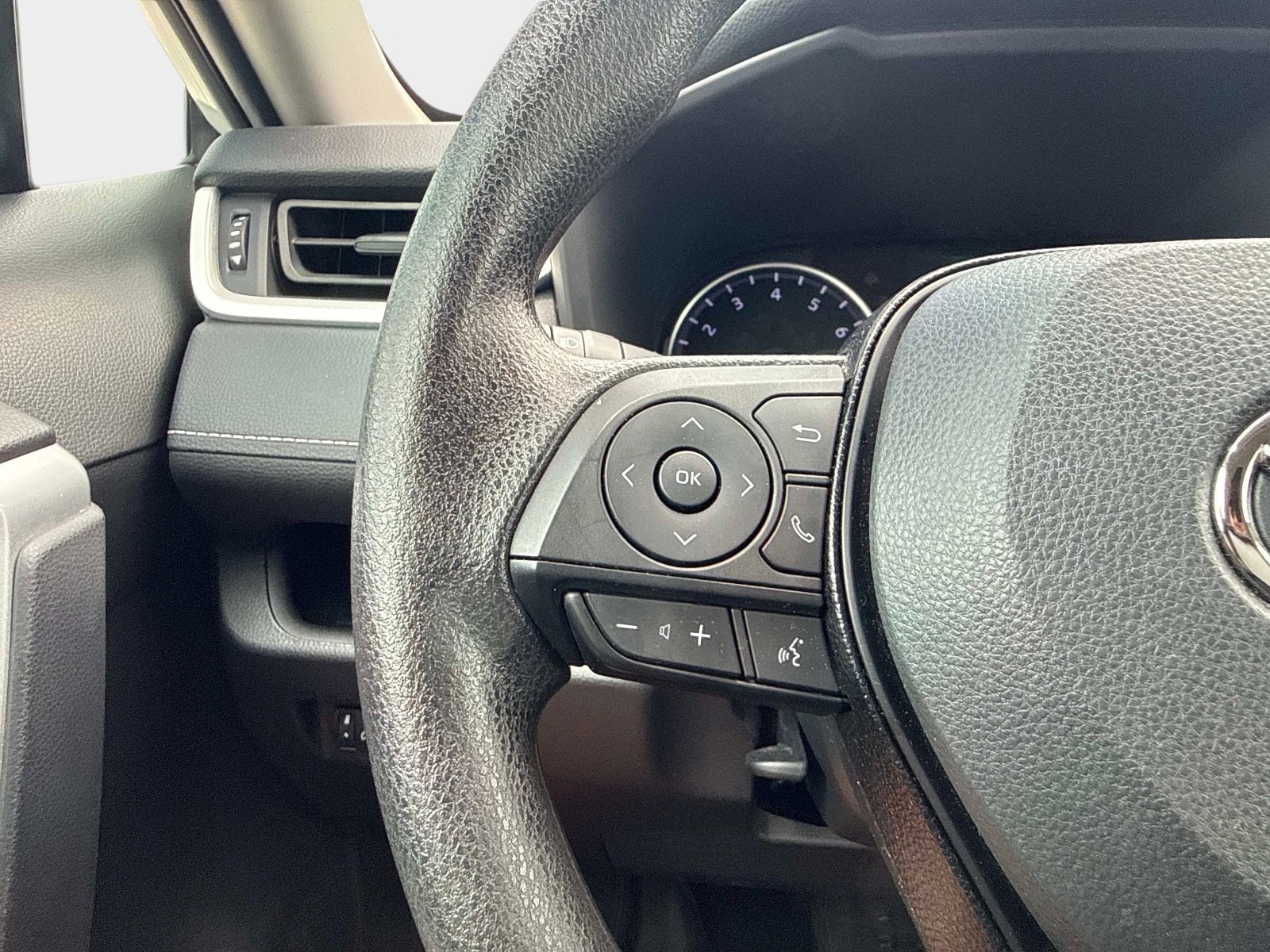 Used 2021 Super White Toyota XLE image 28
